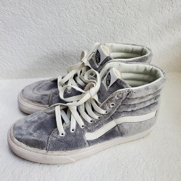 NWT Vans x Free People U Sk8-Hi Faux Fur Sneakers in Gray - Picture 3 of 12